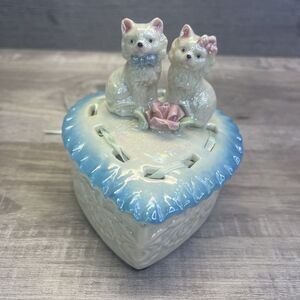 Vintage Heart Shaped Cat Lace Rose Ceramic Trinket Box Vtg Blue